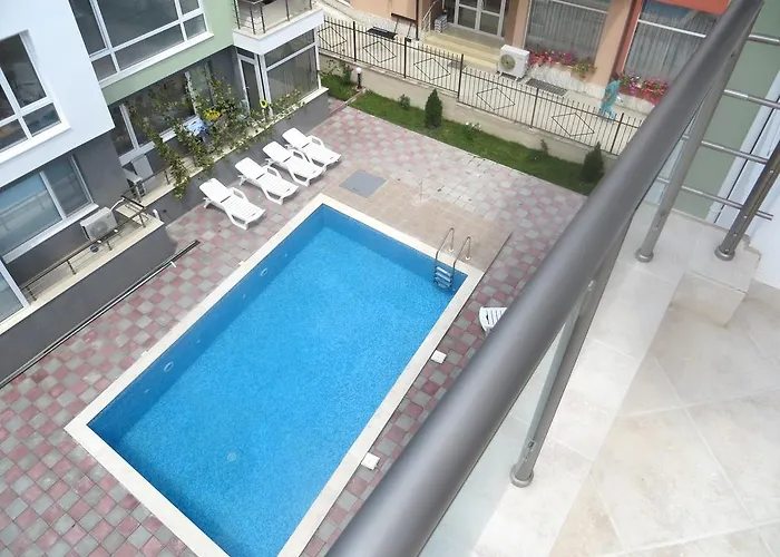 公寓 In Azalia 2 Complex *